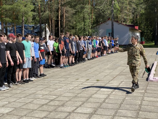 Под Сыктывкаром школьников готовят в призывники