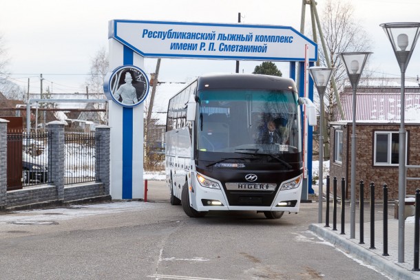Автобус сыктывкарского «Строителя» арестован за долги