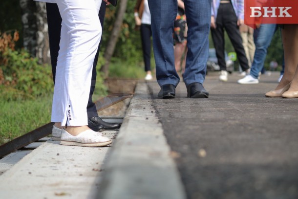 Компанию из Коми оштрафовали за помятые ограждения, заниженные обочины и мусор на дороге «Вятка»