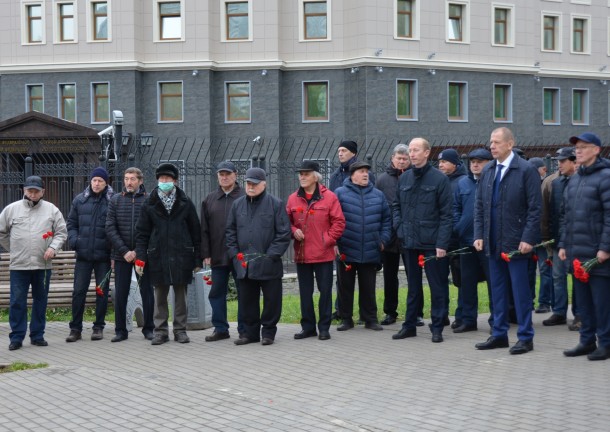 В Сыктывкаре почтили память Александра Алексеева