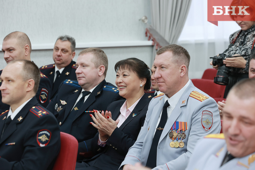 BOB_1222.jpg BOB_1222.jpg