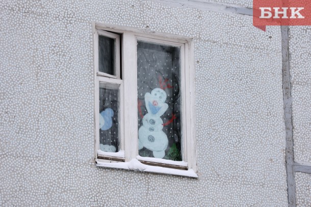 После жалоб студентов на холод в Сыктывкарском педколледже задумались о замене окон