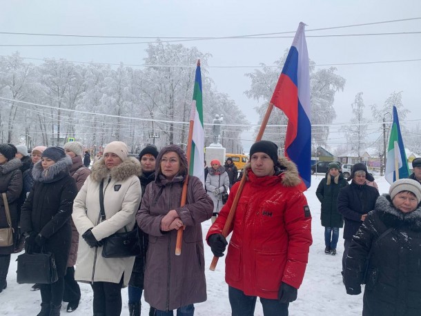 В Микуни участников спецоперации поддержали концертом