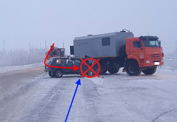 В Усинске КАМАЗ не заметил на повороте Lada