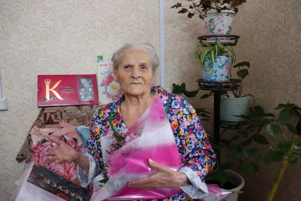 Жительницу Сыктывдинского района поздравили с 95-летием