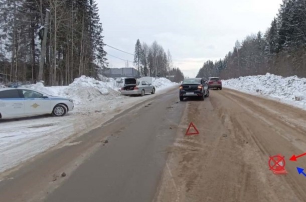 В Сыктывкаре пожилой водитель зацепил иномарку при развороте