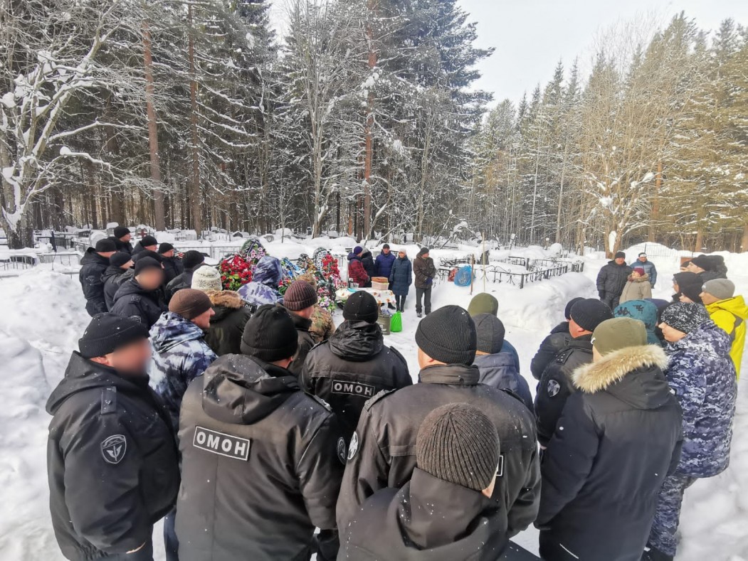 В Сыктывкаре росгвардейцы почтили память погибшего на СВО сослуживца