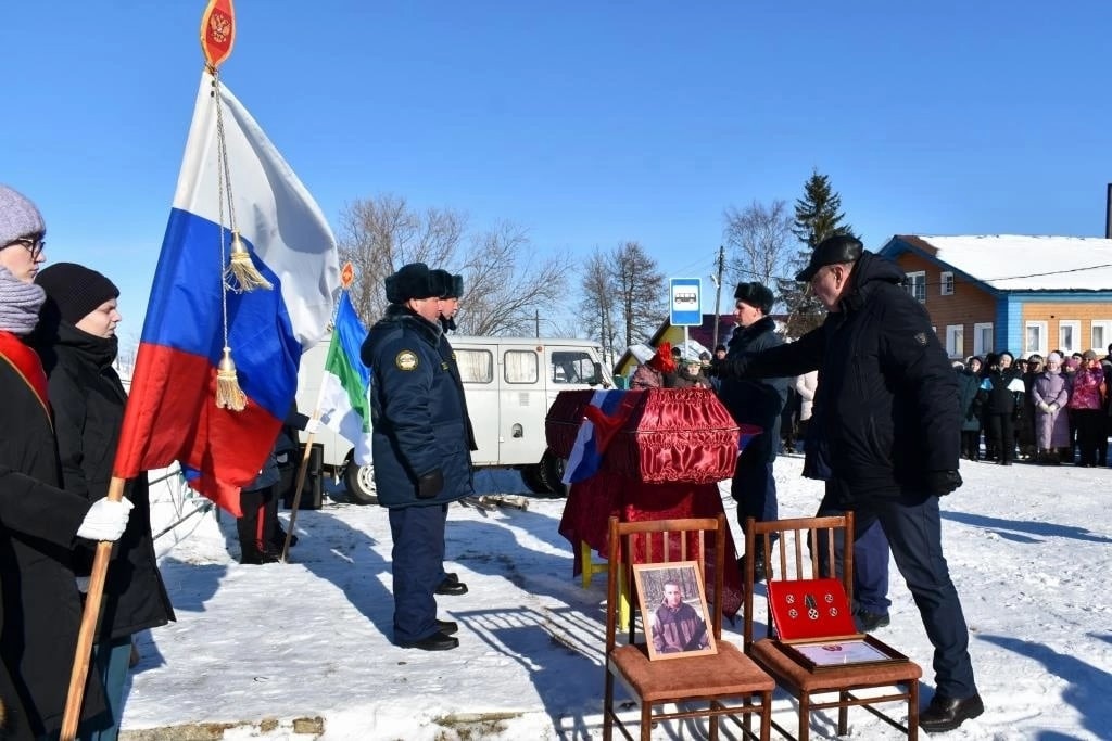 В Ижемском районе простились с погибшим на СВО Иваном Вокуевым