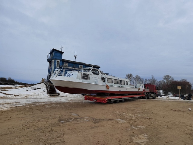 laya_01.jpg laya_01.jpg