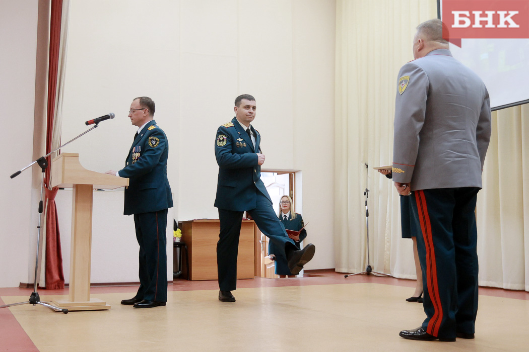 В столице Коми чествовали сотрудников МЧС