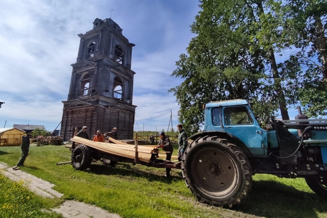 Волонтеров пригласили на консервацию церкви, колокольни и часовни в Коми