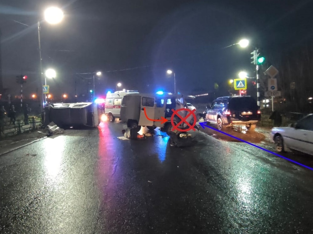 В Усинске водителя УАЗа увезли в больницу с шоком первой степени и переломами