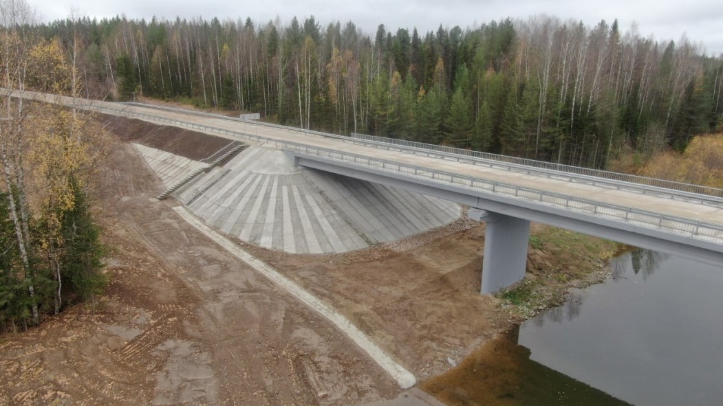В Коми построили 77-метровый мост