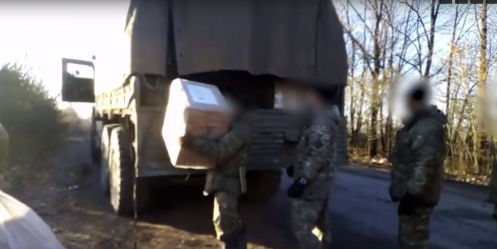 Сотрудники Регионального оператора Севера собрали посылки для военнослужащих из Коми