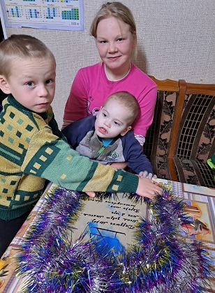 «Письма надежды»: ищем Деда Мороза для двухлетнего Максима