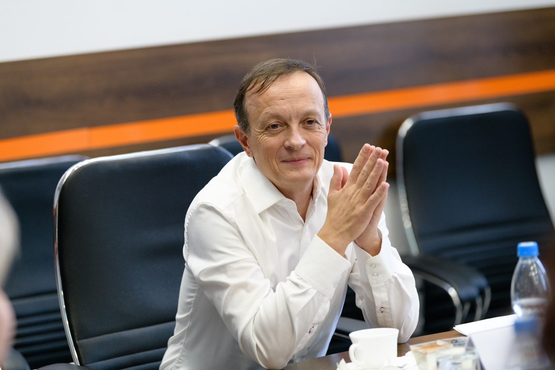 начался октябрь. октябрь будет решающим. осень в городе. парк на московской киров осень. октябрь месяц.