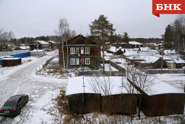 Жители Краснозатонского остались без электричества