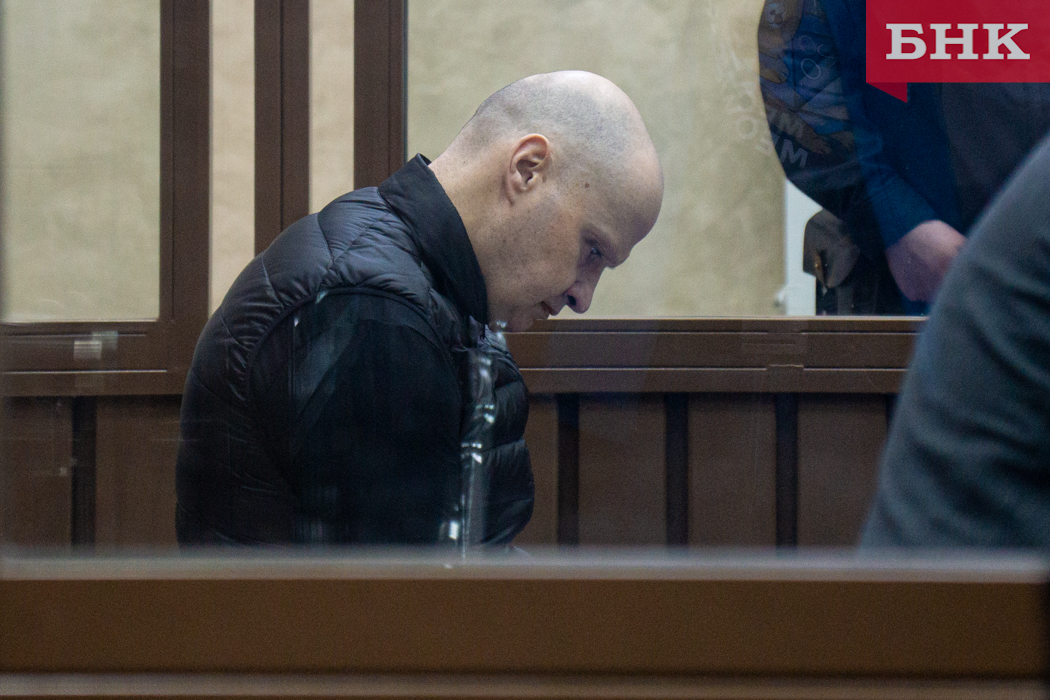 
Суд закрыл заседания по новому делу Алексея Чернова и Константина Ромаданова.
