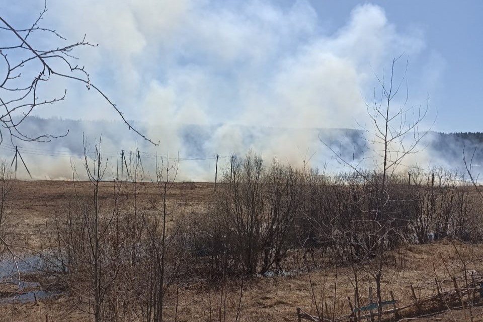 
В Сосногорске тушат крупное возгорание