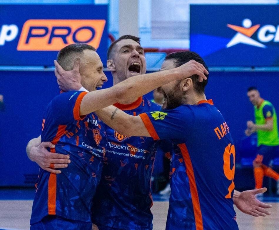 Два удаления и победа в концовке: «Ухта» повела в полуфинале Суперлиги России