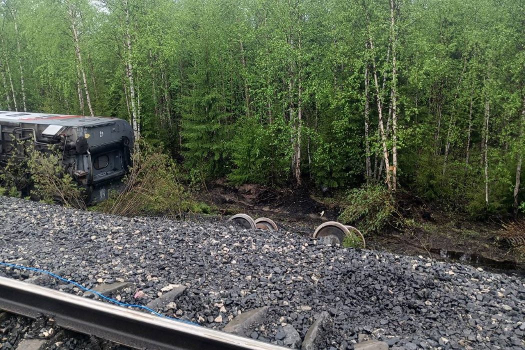 Обнаружено тело погибшей в железнодорожной аварии девочки