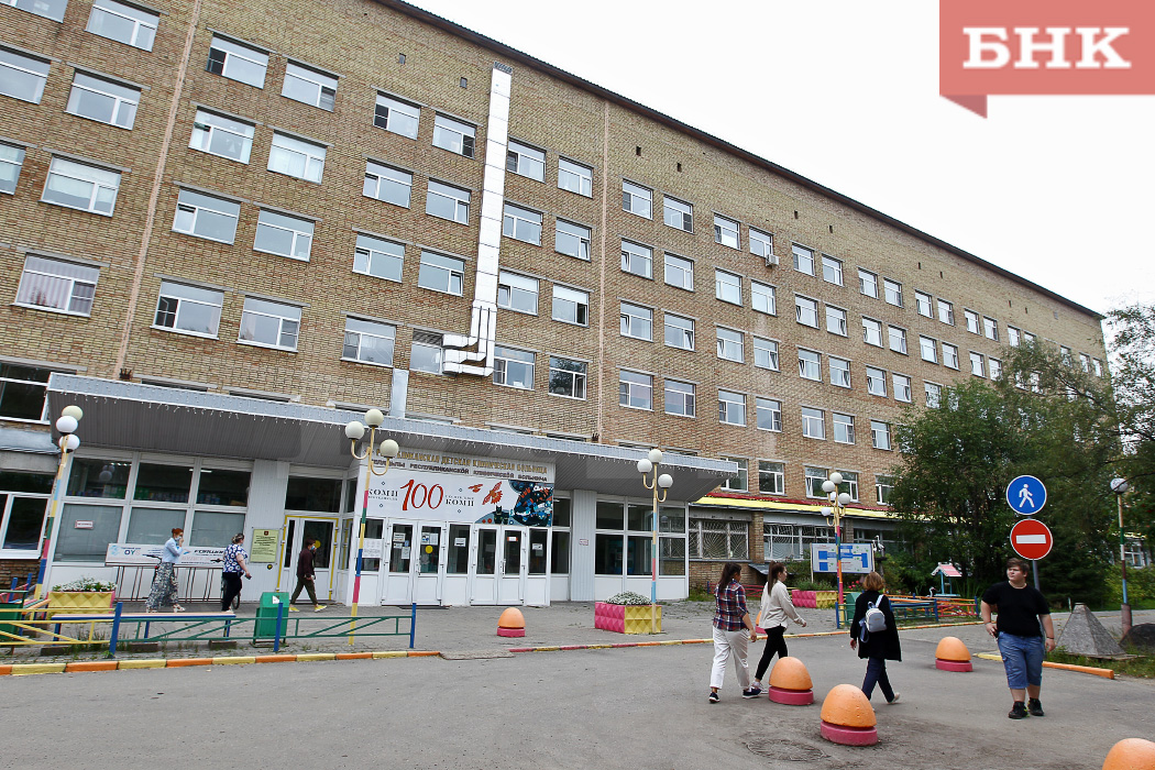 Состояние сломавшего шею при купании в Седкыркеще мальчика остается тяжелым