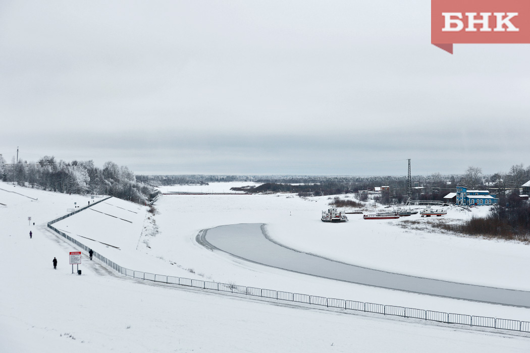 В Сыктывкаре четвероклассник скатился на ватрушке в реку