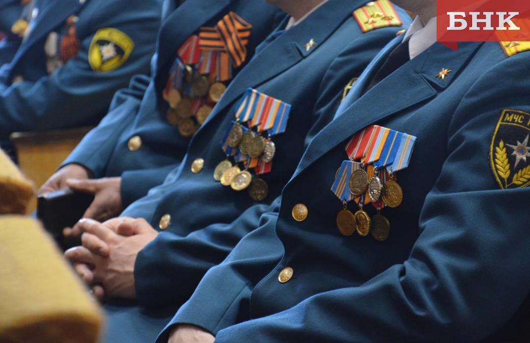 В День пожарной охраны наградили выдающихся спасателей