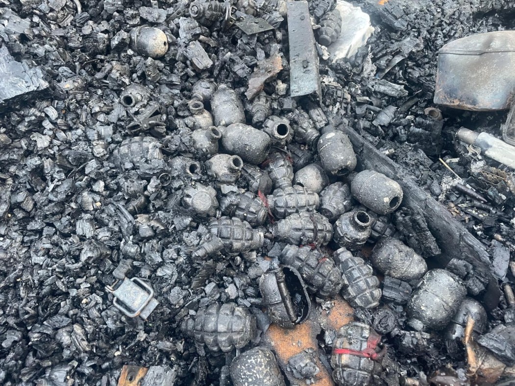 В Сыктывкаре на месте пожара нашли полтысячи гранат и магазинов для автоматов