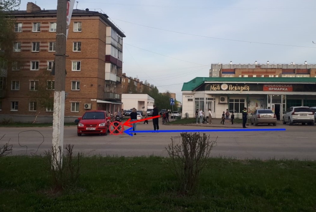 В Сосногорске водитель автомобиля не уступила мотоциклу на главной дороге