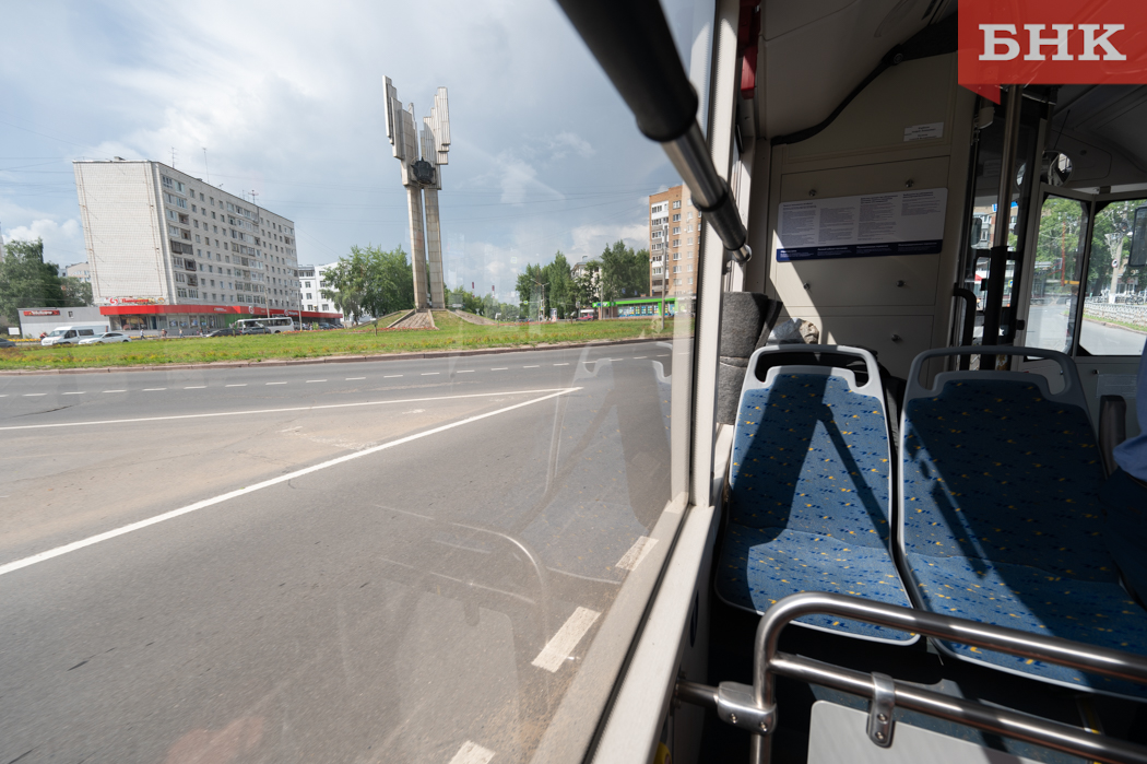 В Сыктывкаре подросток расплатился в автобусе не своей картой и попал под уголовное дело