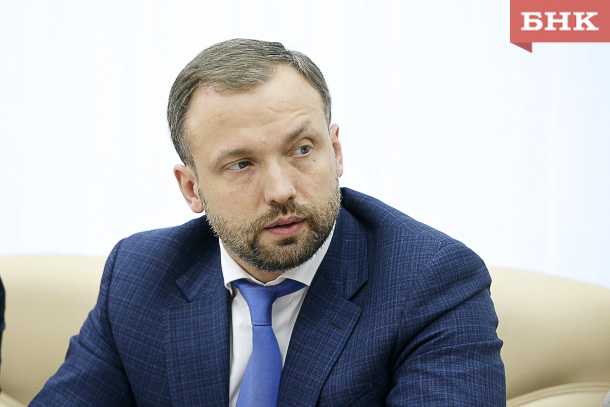 Во Владимире силовики пришли с обысками к экс-министру промышленности Коми