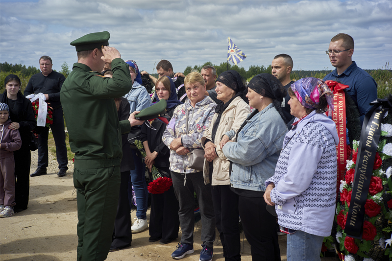 21.-proschanie-s-uchastnikom-SVO-sotrudnikom-UK.jpg 21.-proschanie-s-uchastnikom-SVO-sotrudnikom-UK.jpg