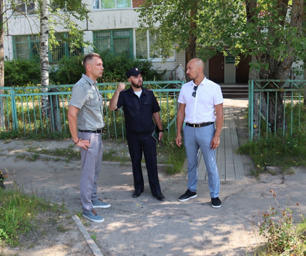 Руководство СЛПК поможет обезопасить дорогу к совету ветеранов и офису соцзащиты