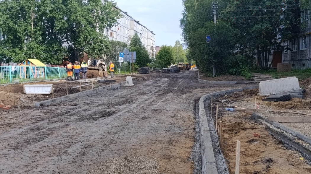 В Сыктывкаре ремонтируют дорогу на улице Карьерной