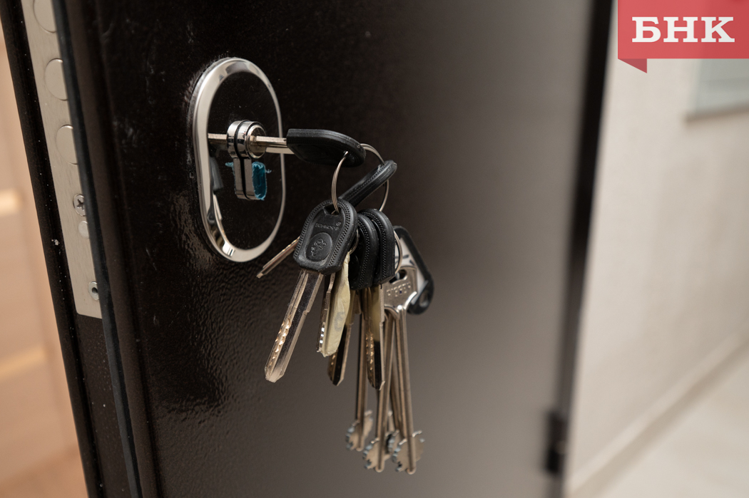 Сыктывкарец рассчитался по алиментам после ареста квартиры