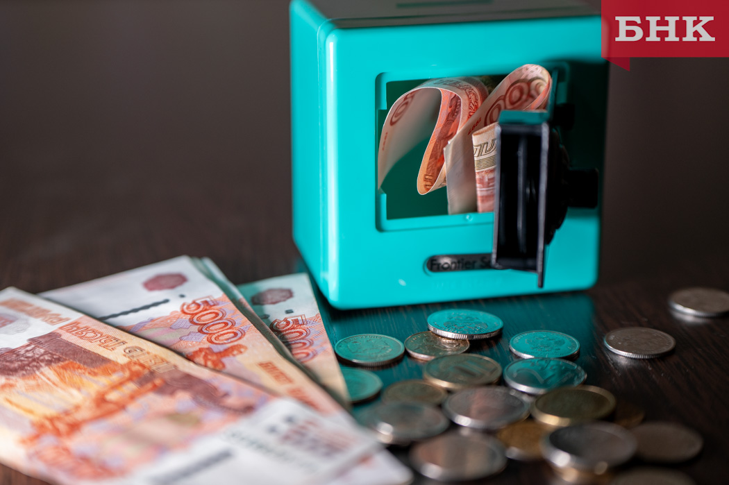 Жители Коми в августе одолжили у банков два миллиарда рублей наличными