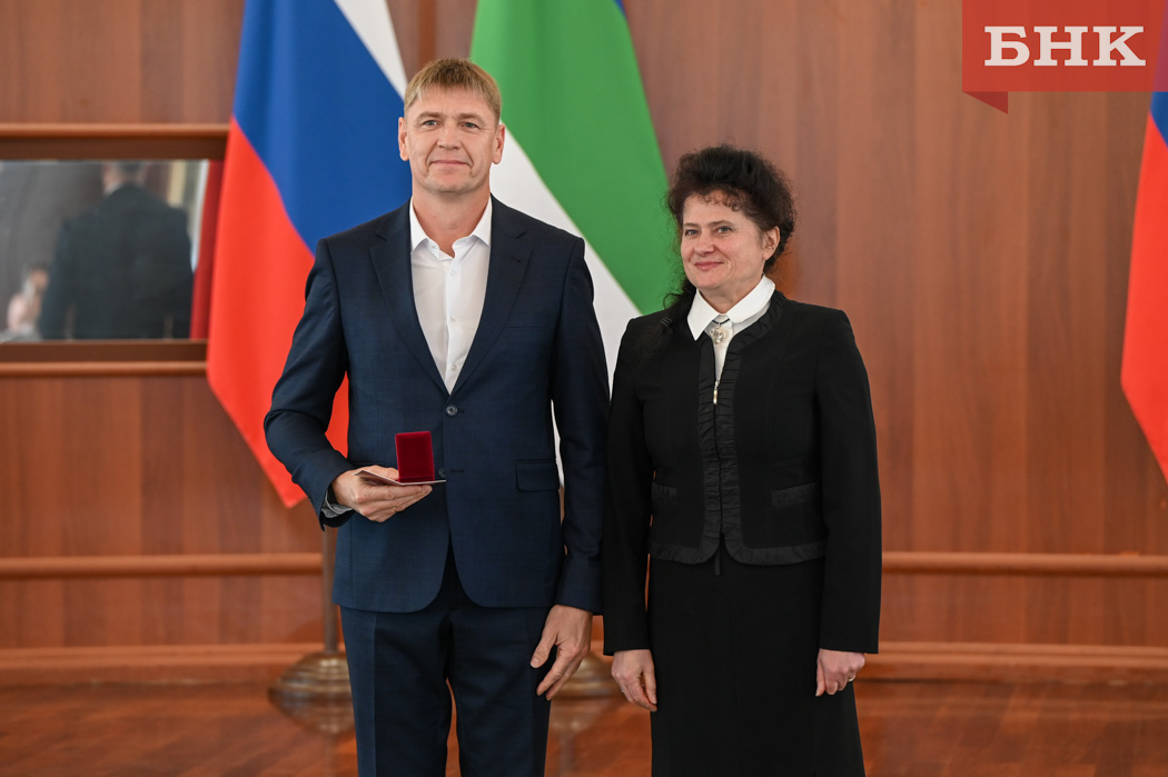 «Заслуга коллектива»: сотрудники Сыктывкарского ЛПК получили государственные награды