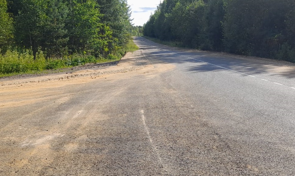 В Прилузском районе досрочно завершили ремонт дороги к границе с Кировской областью