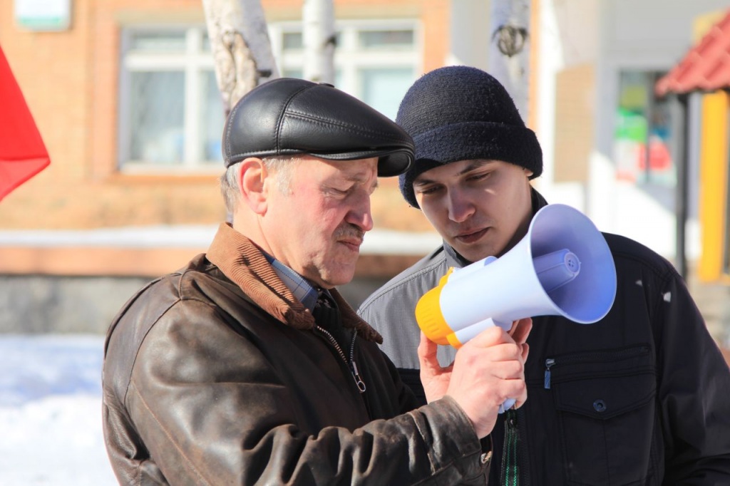 Алексеенко и рупор_1.jpg
