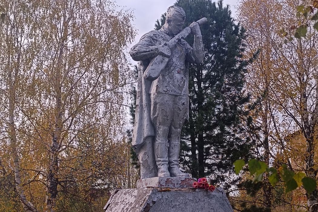 Суд обязал отремонтировать памятник погибшим воинам в прилузской деревне 