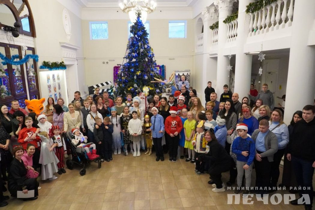 Олег Шутов поздравил юных печорцев с Новым годом