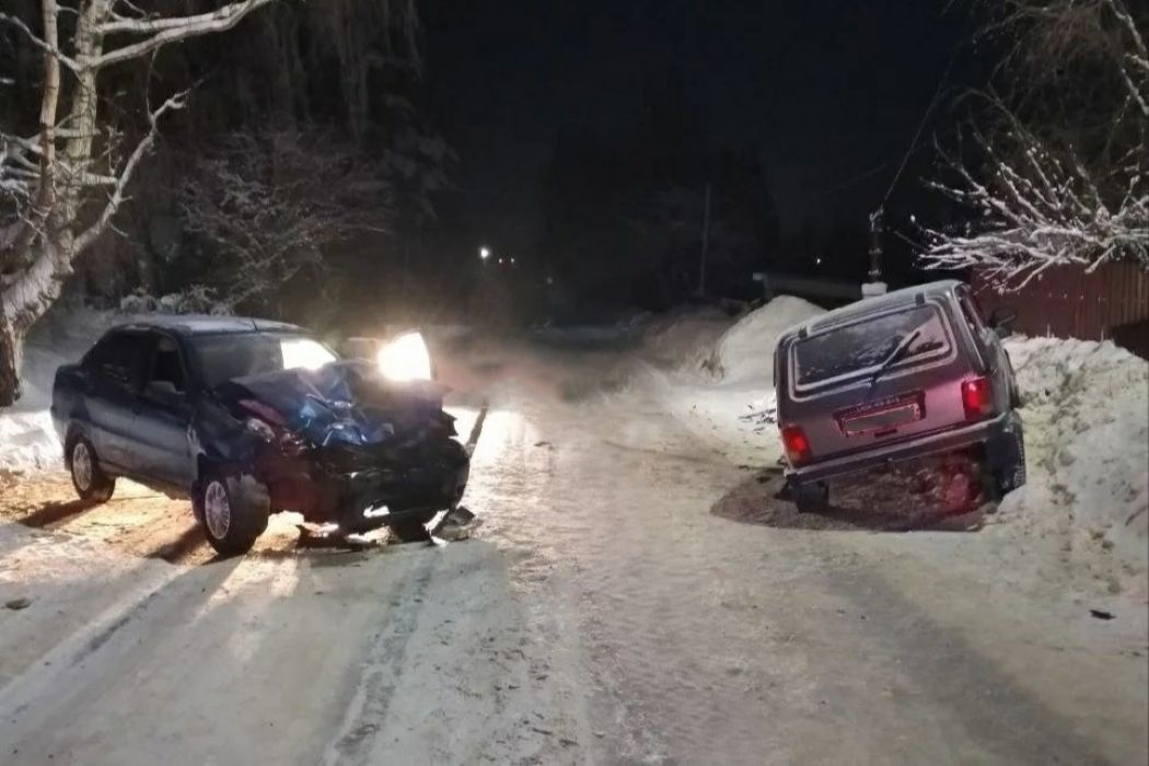 В Объячево мужчина не справился с управлением и врезался во встречную «Ниву»
