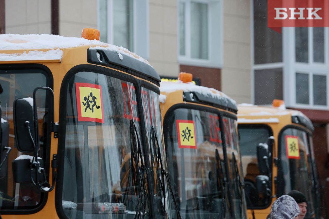 В Коми отремонтируют 10 километров местных дорог, по которым ездят школьные автобусы