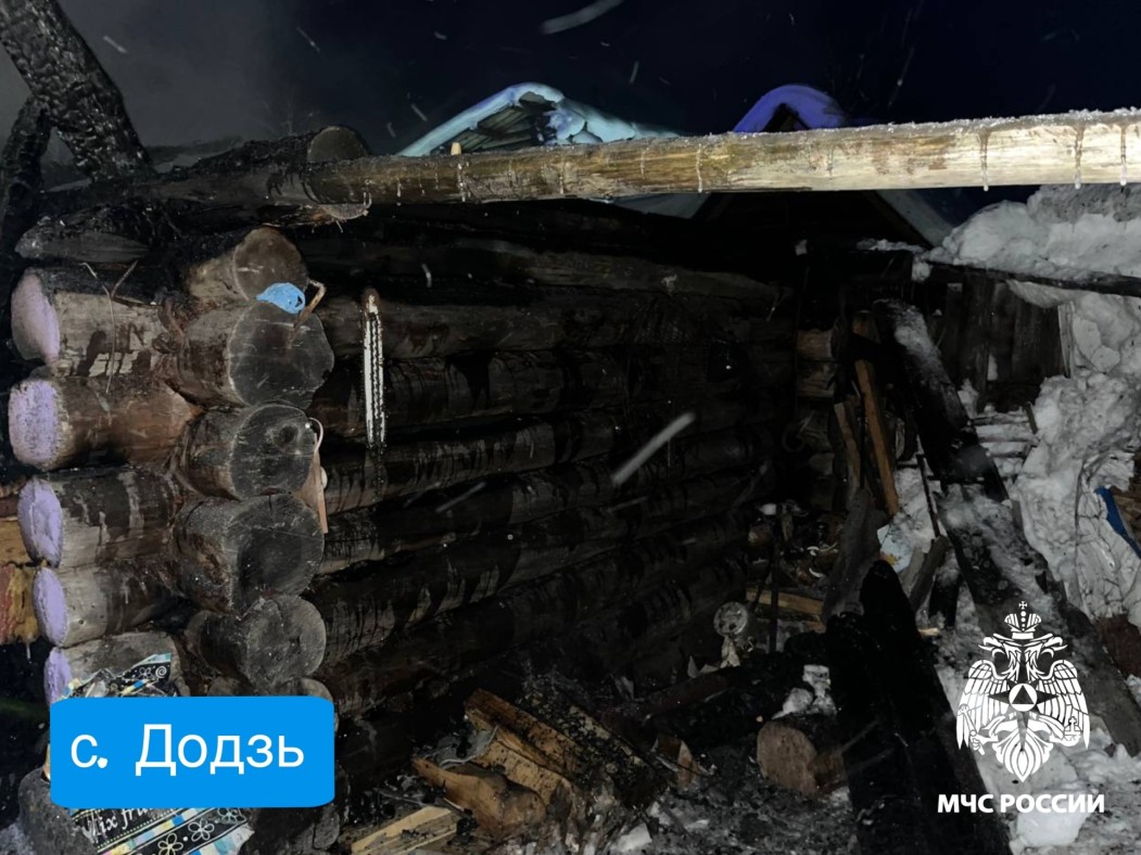 В Коми за сутки сгорели дом и баня