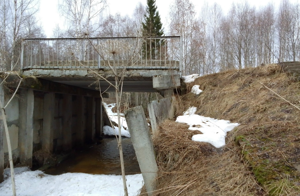 «Снег растает и мост рухнет»: в Ыбе решили сделать водопропускную трубу через реку