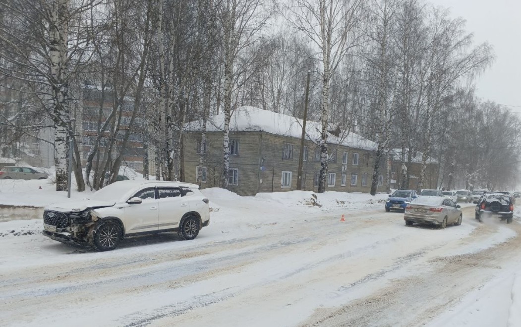 В Сыктывкаре в ДТП пострадали водитель и пешеход