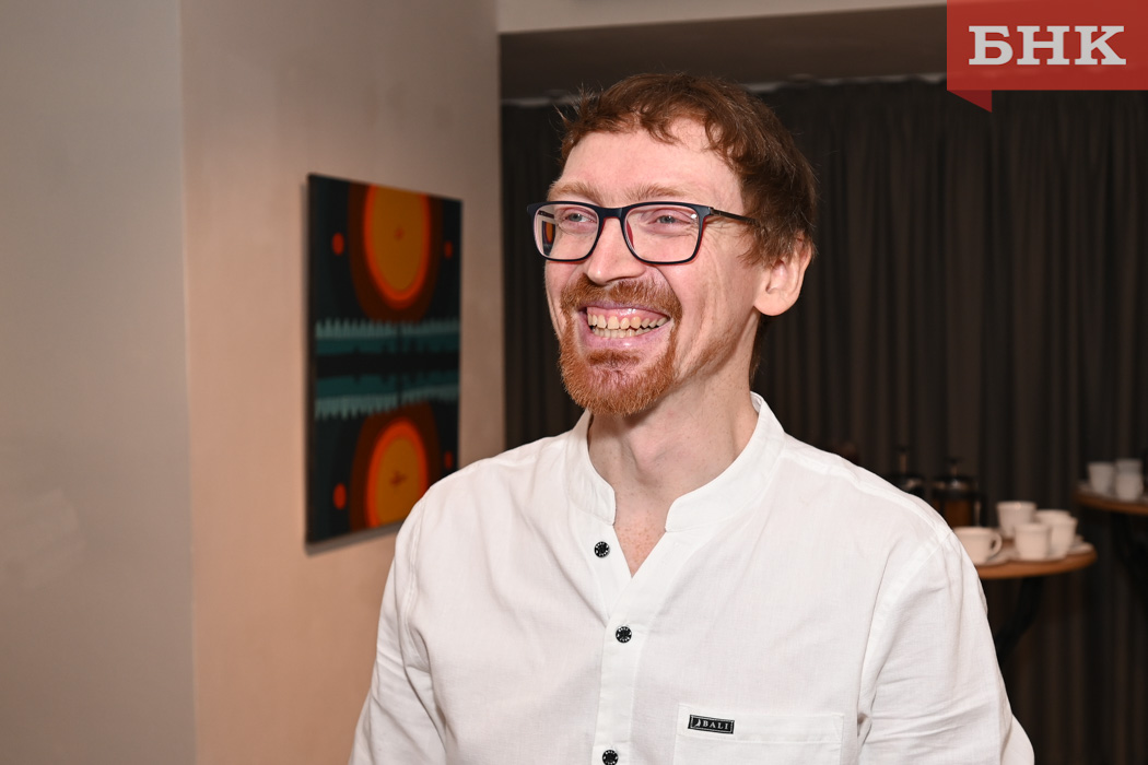 «В поисках ДНК культуры коми»: в «Югоре» открылась выставка Павла Чукичева