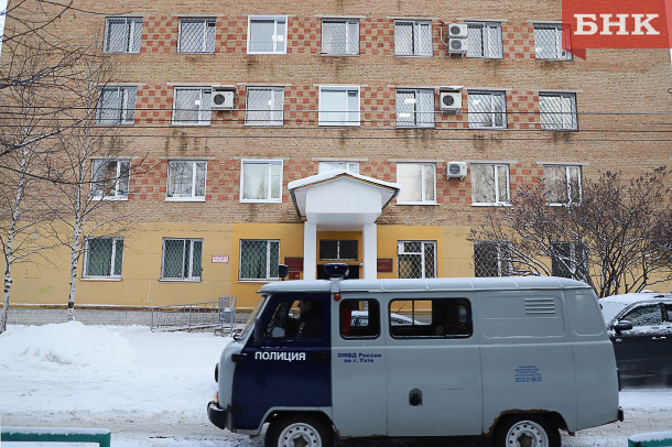 Пьяная ухтинка напала на полицейского, который пытался ей помочь