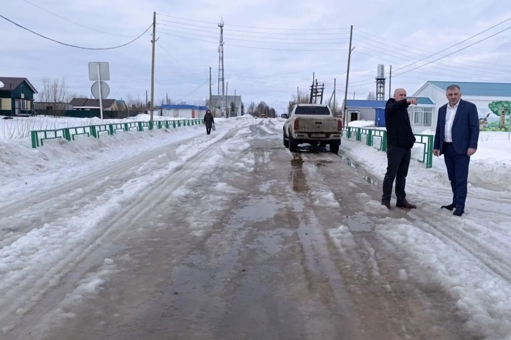 Бездомные собаки, гулянье на лодках и очистка дорог: о чем писали главы городов и районов Коми на этой неделе